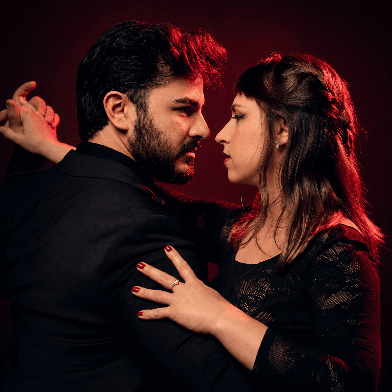 Marina Izaguirre and Hadi de Gaén in a tango embrace